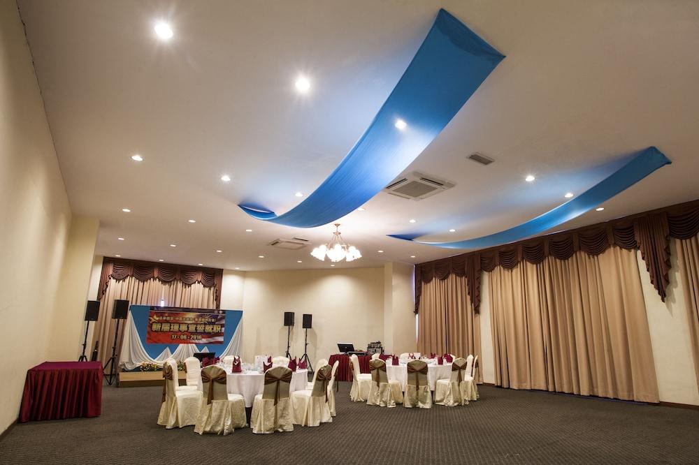 Hotel Tanjong Vista 쿠알라트렝가누 외부 사진